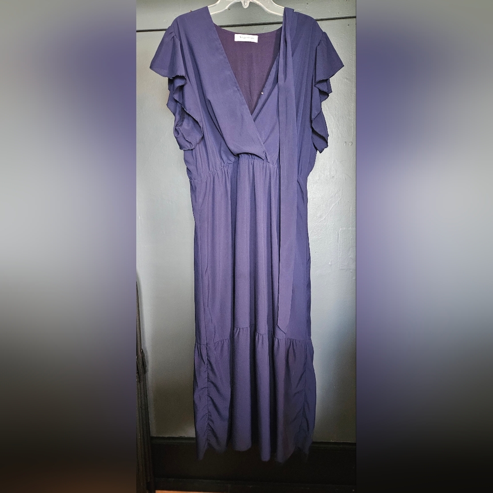 Chic V-Neck Navy Midi Dress